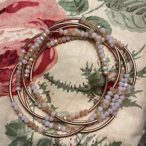 Stretchy bracelet or necklace